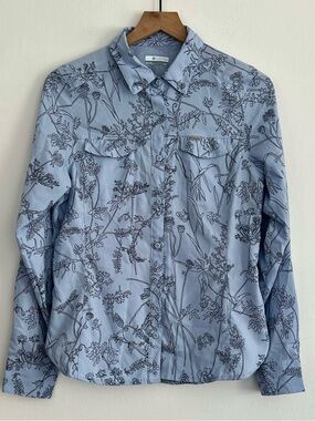 Columbia Light Blue Mesh-Lined Shirt with Navy Trim - small